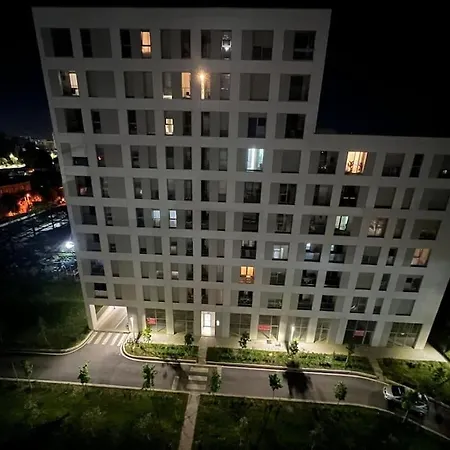 Leonard Apartment
