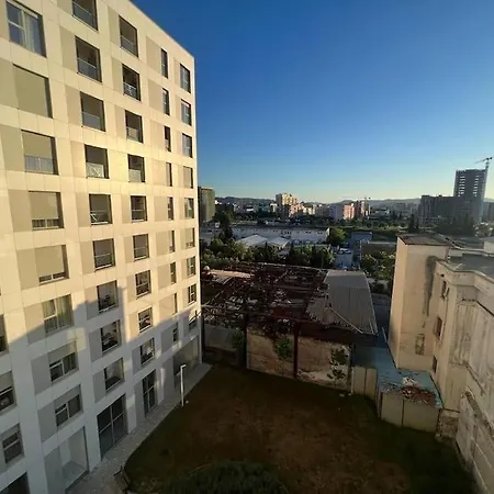 Leonard Apartment *
